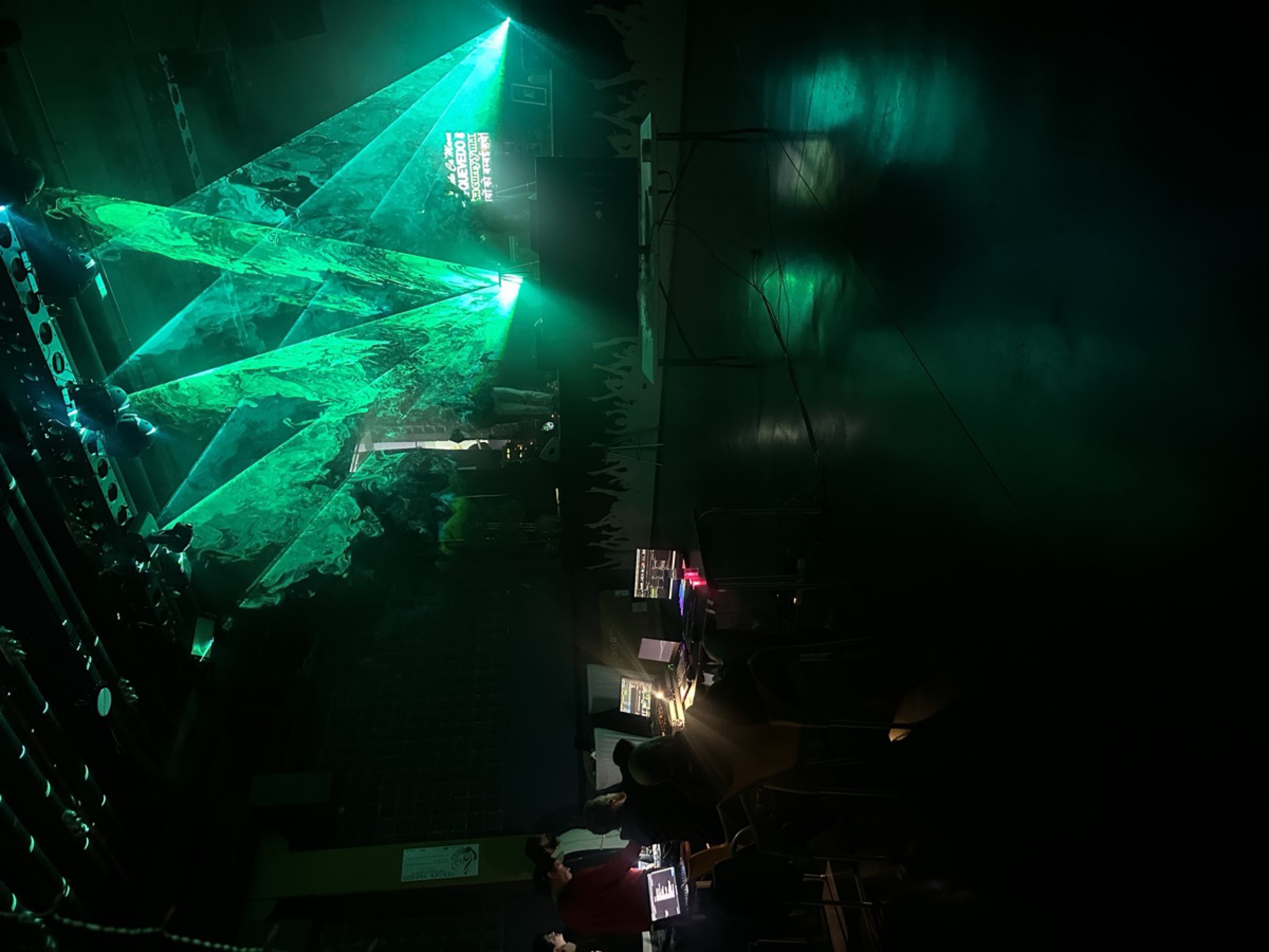 Stage TAF · Sala grande con iluminación espectacular